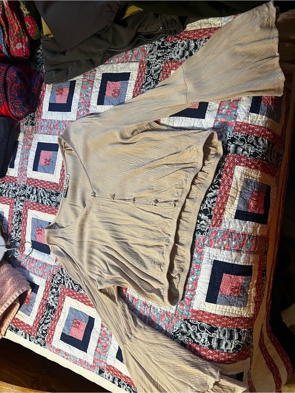 Women’s crop beige top